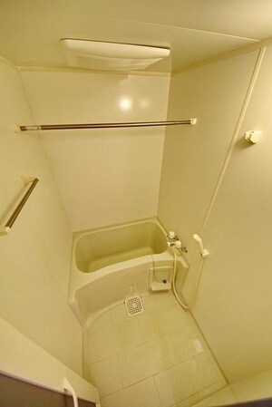 アンプルール フェール ブゥルジョンの物件内観写真